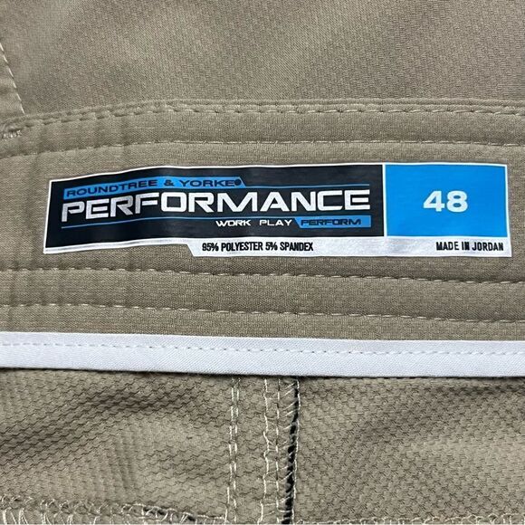 Roundtree & Yorke Performance Shorts Men’s 48 Tan  Pockets Stretch Flat Front - Picture 8 of 9